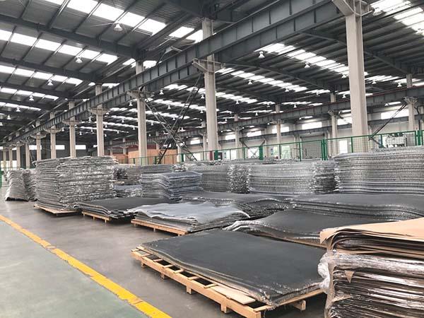 3200*1350 Máquina de cortar Nomex con sistema de vacío para cortar 2