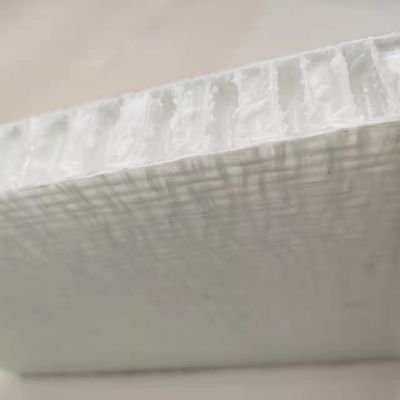 Dureza del impacto del panel de bocadillo del panal de la fibra de vidrio de FRP buena