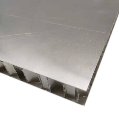 PVDF y el PE cubrieron la hoja de aluminio del panal para el revestimiento de la pared