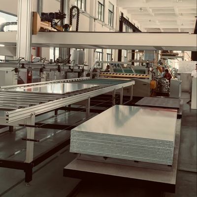 Línea de producción continua de paneles de honeycomb de aluminio con una capacidad de 1000 piezas por día