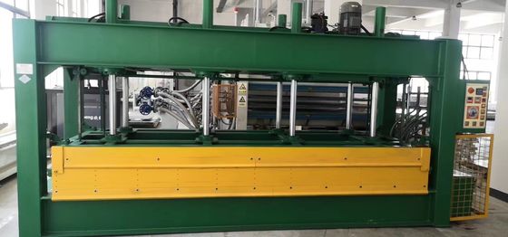 Máquina de prensado en caliente de compuesto de calefacción de aceite para hacer paneles de panal de miel