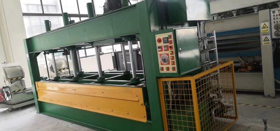 Máquina de prensado en caliente de compuesto de calefacción de aceite para hacer paneles de panal de miel