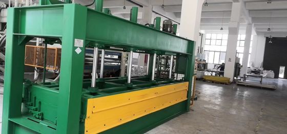 Máquina de prensado en caliente de compuesto de calefacción de aceite para hacer paneles de panal de miel