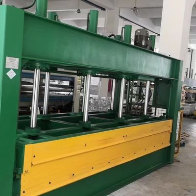 Máquina de prensado caliente de panel de panal de aluminio con temperatura de aceite personalizable para la venta