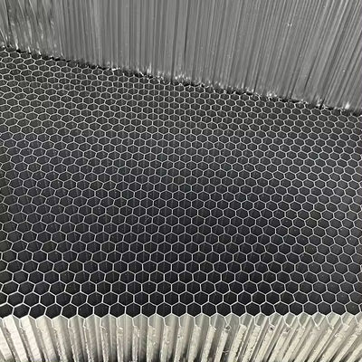 Núcleo de panal de aluminio de gran tamaño personalizado con anchura máxima de 2200 mm