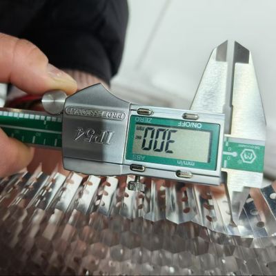 Agujas de perforación con ranuras de núcleo de panal de aluminio longitud lateral de 5,5 mm