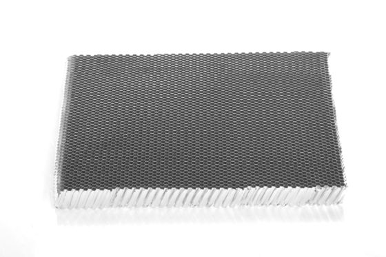 Filtro de aire con orificio inclinado 5052 núcleo de panal de aluminio