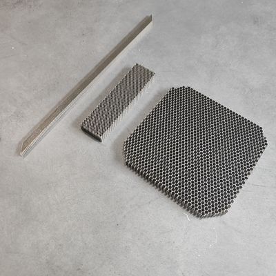 Núcleo de panal de miel a prueba de fuego de acero inoxidable para la gestión del flujo de agua en dispensadores de agua