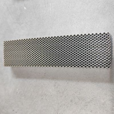 Núcleo de panal de miel a prueba de fuego de acero inoxidable para la gestión del flujo de agua en dispensadores de agua