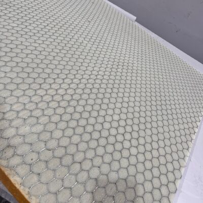 El núcleo de panal de aluminio lleno de espuma puede alcanzar la clase B1 de retardante de llama