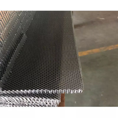 Tamaño estándar 1220 * 2440 mm núcleo de panal de aluminio para la industria de la construcción